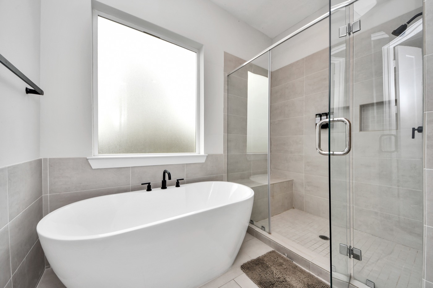 Master bathroom in Houston TX furnished rental